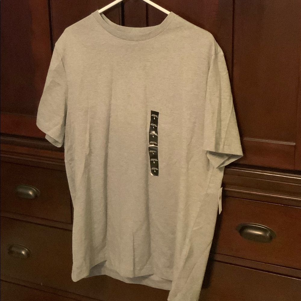 Banana Republic gray tee